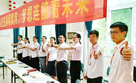 熱情洋溢的學(xué)習小組.jpg 熱情洋溢的學(xué)習小組.jpg
